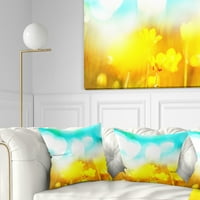 Designart žuto cvijeće na plavoj pozadini - jastuk za bacanje cvijeća-16x16