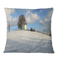 Designart zimski pejzaž sa kapelom - pejzažni štampani jastuk za bacanje-18x18